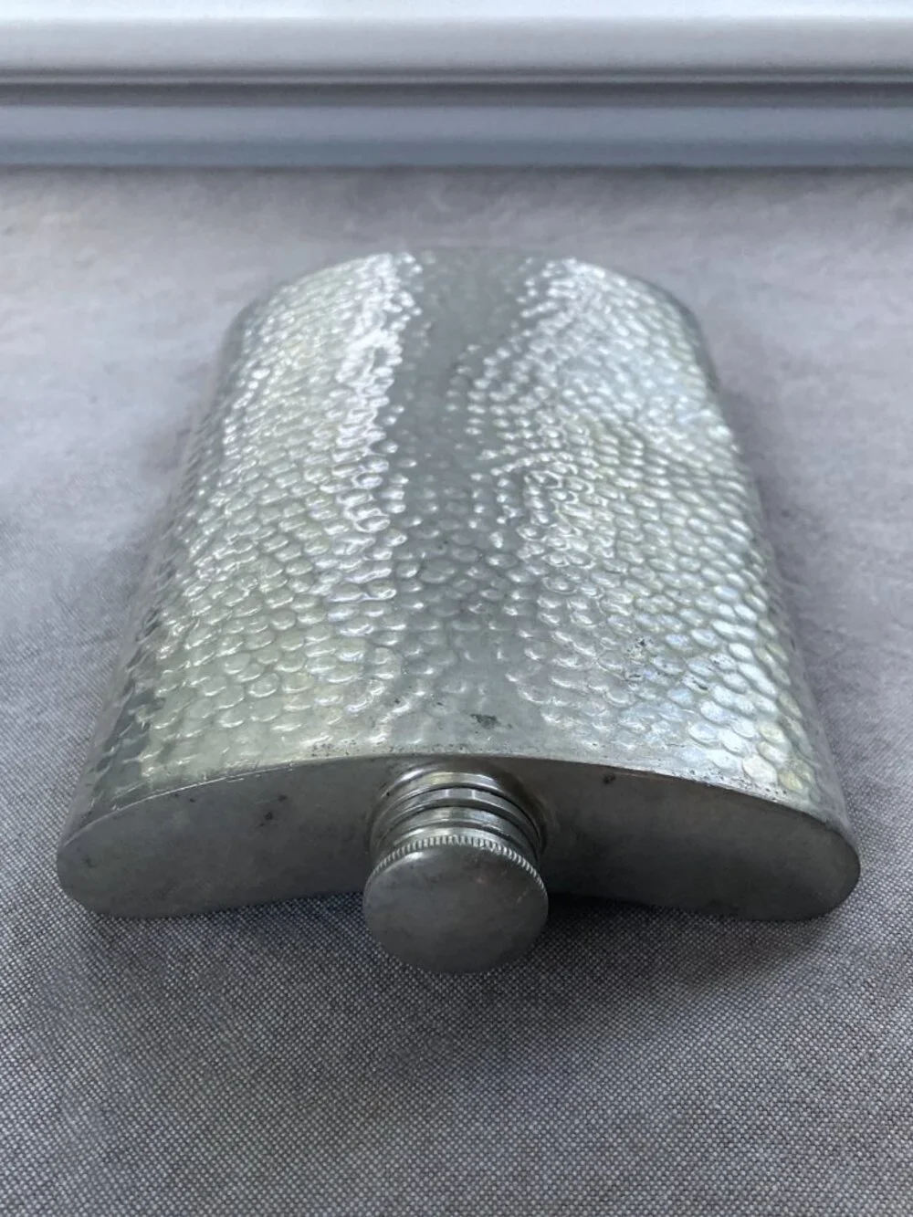 Sheffield England Pewter, 10 oz Hammered Hip Flask, Screw Cap, 6